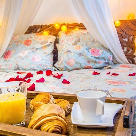 Jacuzzi - La Petite Romantique - Flobnb Лаон Екстериор снимка