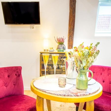Jacuzzi - La Petite Romantique - Flobnb Лаон Екстериор снимка